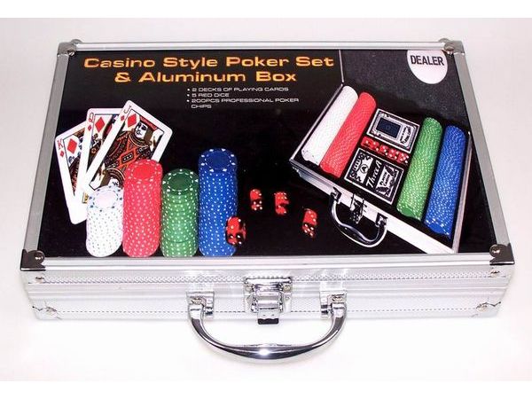 Alu brnds pker szett + 200 db zseton