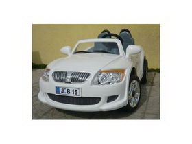 BMW Z 5-re hasonlt 12V-os ktszemlyes akkumultoros terepjr aut fehr sznben rdi s MP3 csa